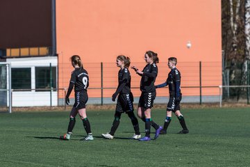 Bild 446 - B-Juniorinnen Halbfinale SVHU - Holstein Kiel : Ergebnis: 3:0